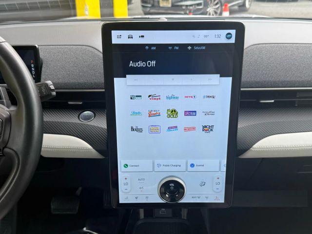 Photo of 2021 White Ford Mustang Mach-E