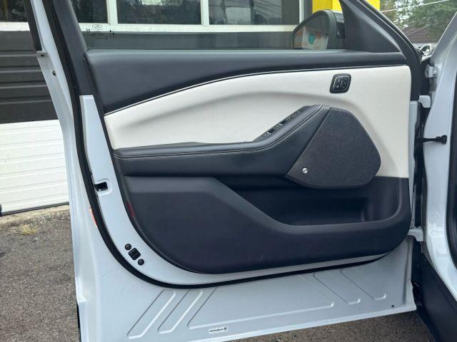 Photo of 2021 White Ford Mustang Mach-E