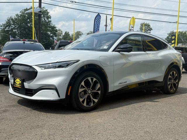 Photo of 2021 White Ford Mustang Mach-E
