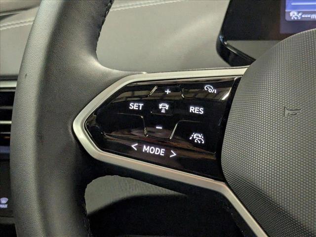 Photo of 2023 Silver Mist Metallic Volkswagen ID.4