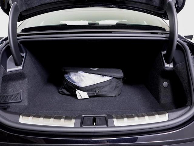 Photo of 2024 Black Porsche Taycan