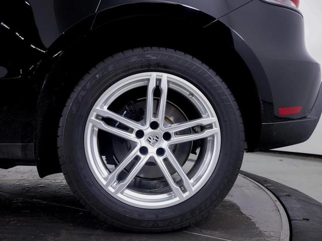 Photo of 2024 Black Porsche Macan