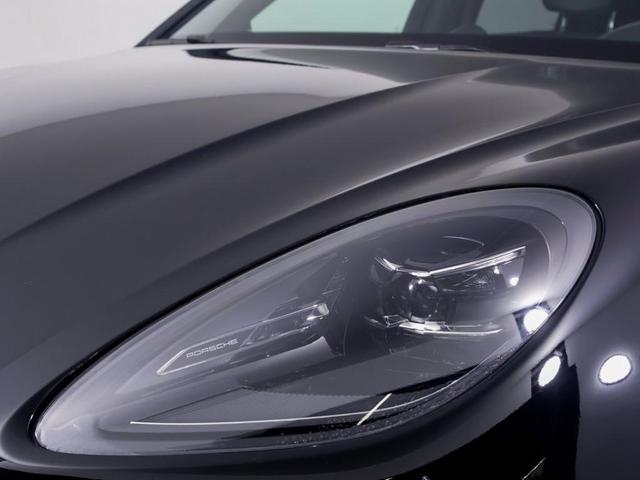 Photo of 2024 Black Porsche Macan