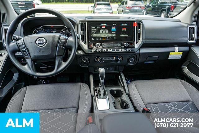 Photo of 2025 Glacier White Nissan Frontier