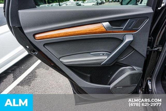 Photo of 2023 Mythos Black Metallic Audi Q5