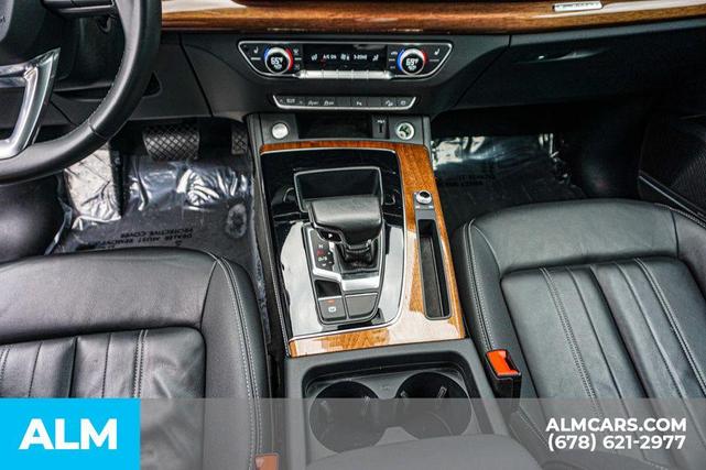Photo of 2023 Mythos Black Metallic Audi Q5