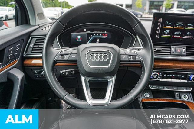 Photo of 2023 Mythos Black Metallic Audi Q5