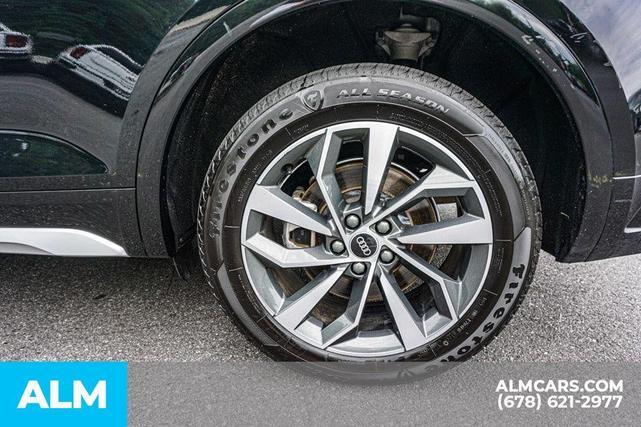 Photo of 2023 Mythos Black Metallic Audi Q5