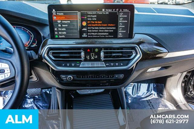 Photo of 2022 Black Sapphire Metallic BMW X4