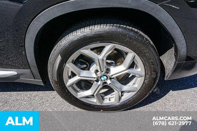 Photo of 2022 Black Sapphire Metallic BMW X4