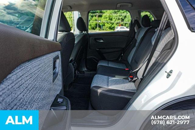 Photo of 2023 White Nissan Rogue