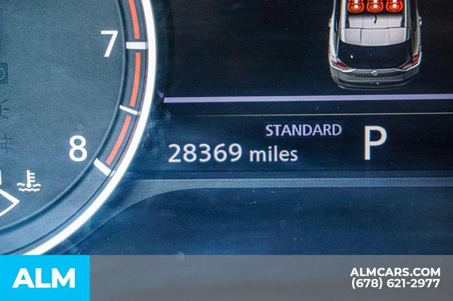 Photo of 2023 White Nissan Rogue