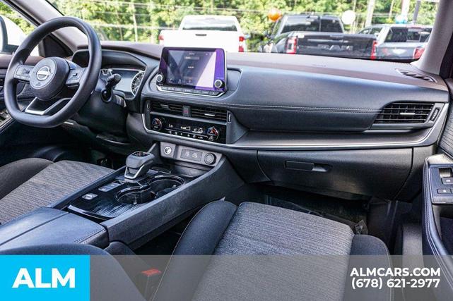 Photo of 2023 White Nissan Rogue