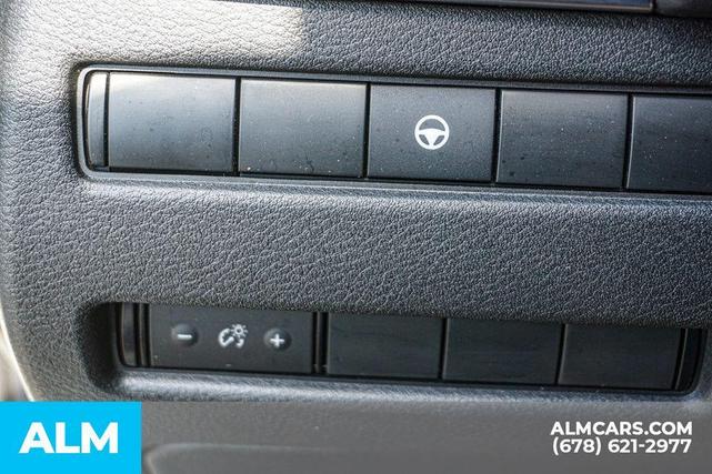 Photo of 2023 White Nissan Rogue