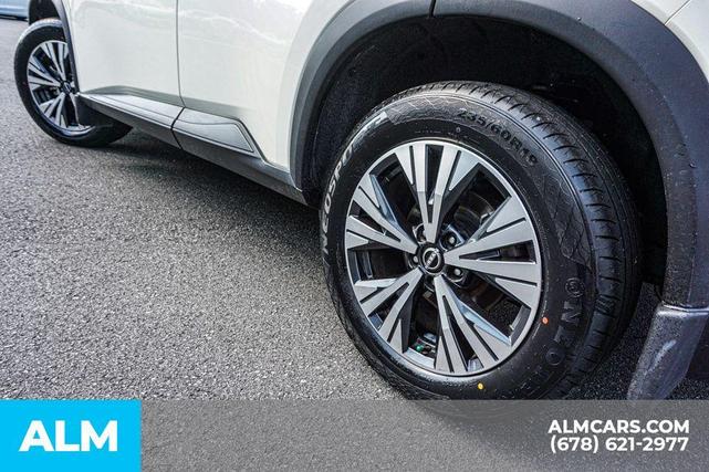 Photo of 2023 White Nissan Rogue
