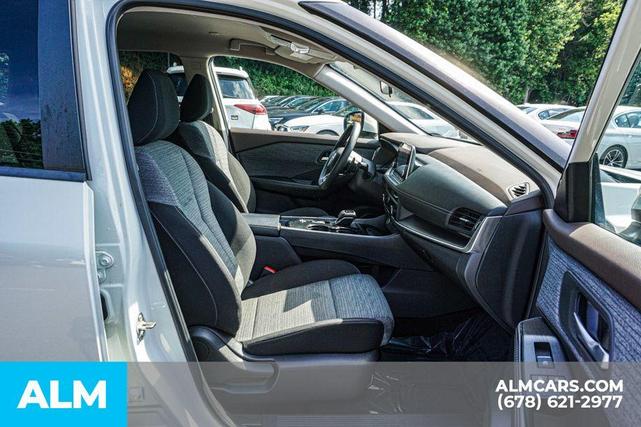 Photo of 2023 White Nissan Rogue