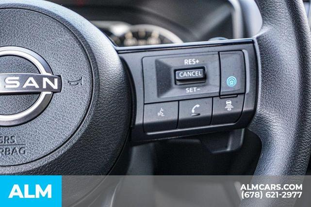 Photo of 2023 White Nissan Rogue