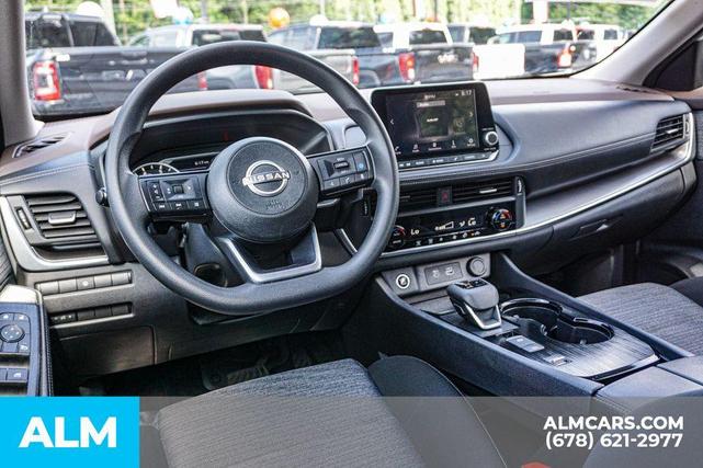 Photo of 2023 White Nissan Rogue