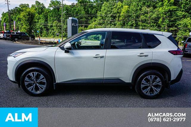 Photo of 2023 White Nissan Rogue