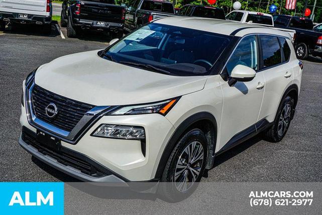 Photo of 2023 White Nissan Rogue