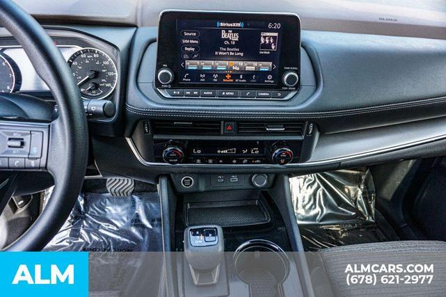 Photo of 2023 White Nissan Rogue