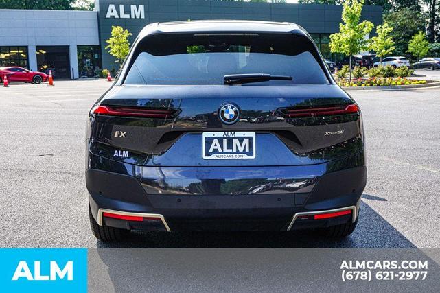 Photo of 2023 Dark Graphite Metallic BMW iX