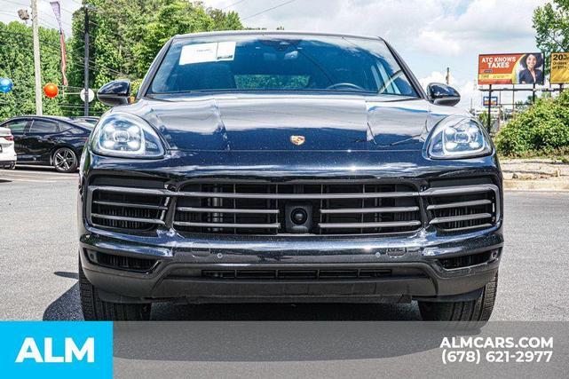 Photo of 2023 Black Metallic Porsche Cayenne