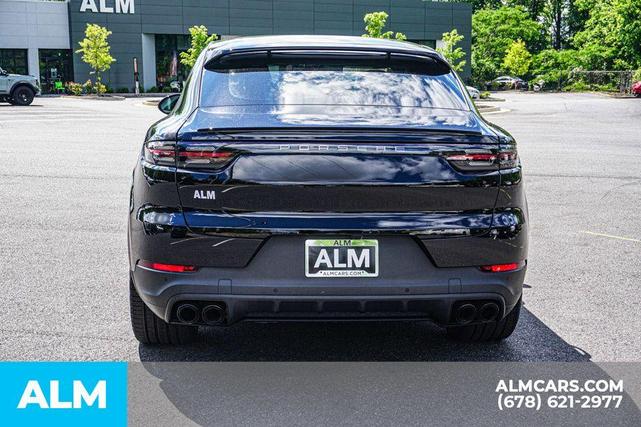 Photo of 2023 Black Metallic Porsche Cayenne