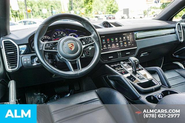 Photo of 2023 Black Metallic Porsche Cayenne