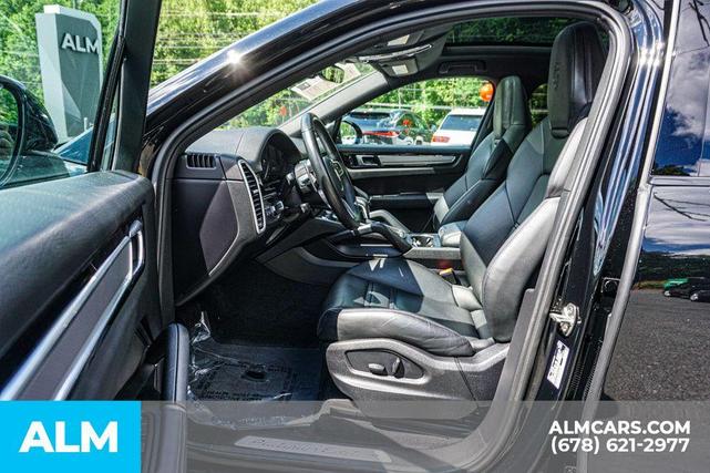 Photo of 2023 Black Metallic Porsche Cayenne