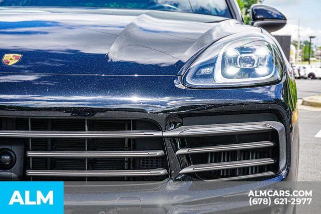Photo of 2023 Black Metallic Porsche Cayenne