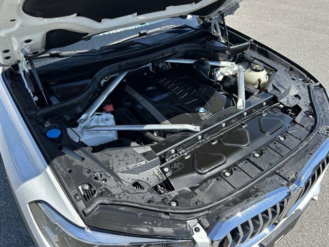 Photo of 2019 Alpine White BMW X5