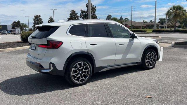 Photo of 2025 Alpine White BMW X1