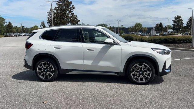 Photo of 2025 Alpine White BMW X1
