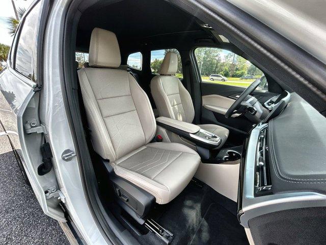 Photo of 2025 Alpine White BMW X1