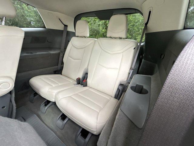 Photo of 2021 Crystal White Tricoat Cadillac XT6