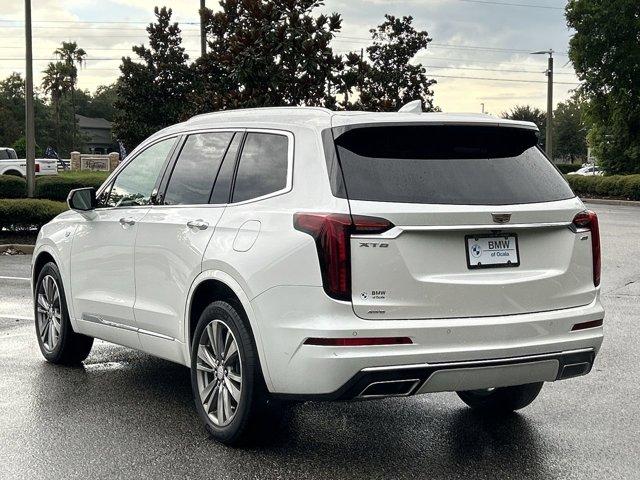 Photo of 2021 Crystal White Tricoat Cadillac XT6
