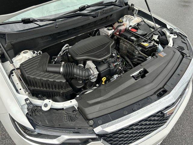 Photo of 2021 Crystal White Tricoat Cadillac XT6