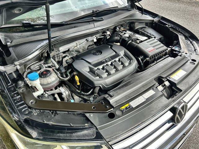 Photo of 2022 Deep Black Pearl Volkswagen Tiguan