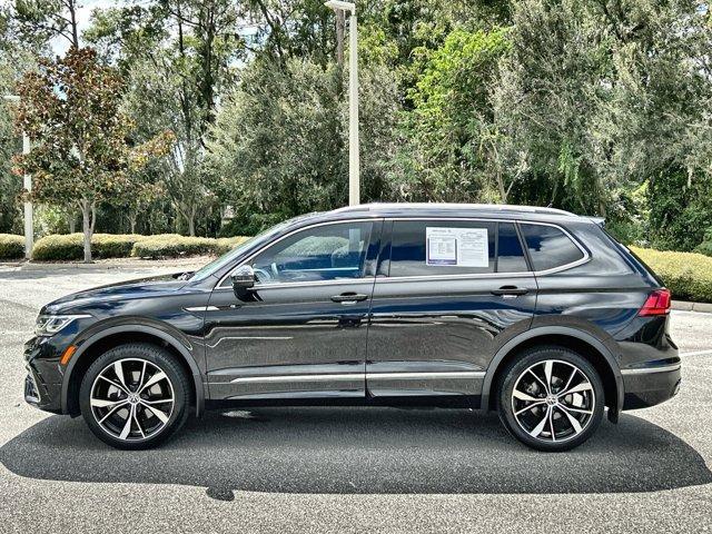 Photo of 2022 Deep Black Pearl Volkswagen Tiguan