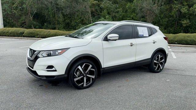 Photo of 2022 Pearl White Tricoat Nissan Rogue Sport