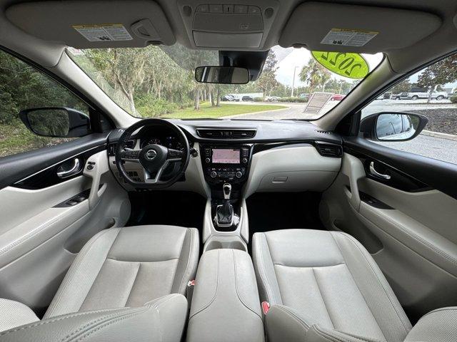 Photo of 2022 Pearl White Tricoat Nissan Rogue Sport