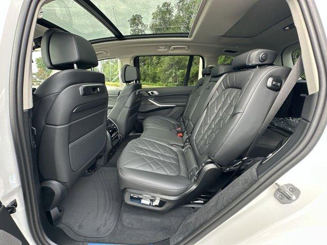 Photo of 2026 Alpine White BMW X7