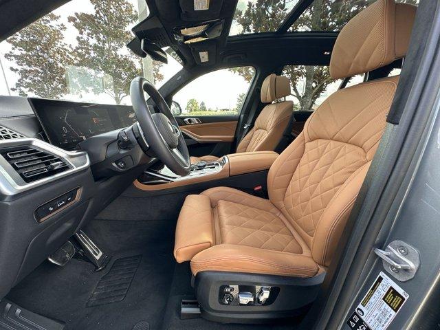 Photo of 2025 Skyscraper Grey Metallic BMW X7