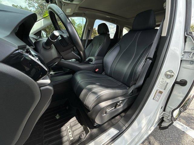 Photo of 2021 White Acura RDX