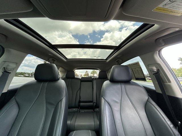 Photo of 2021 White Acura RDX
