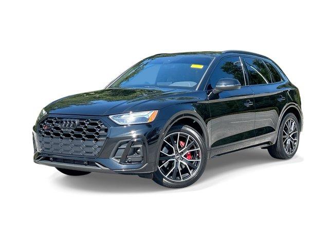 Photo of 2022 Mythos Black Metallic Audi SQ5
