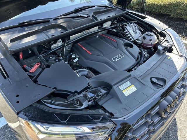 Photo of 2022 Mythos Black Metallic Audi SQ5