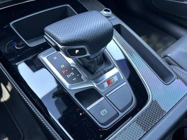 Photo of 2022 Mythos Black Metallic Audi SQ5