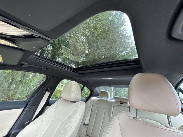 Photo of 2021 Mineral White Metallic BMW 330
